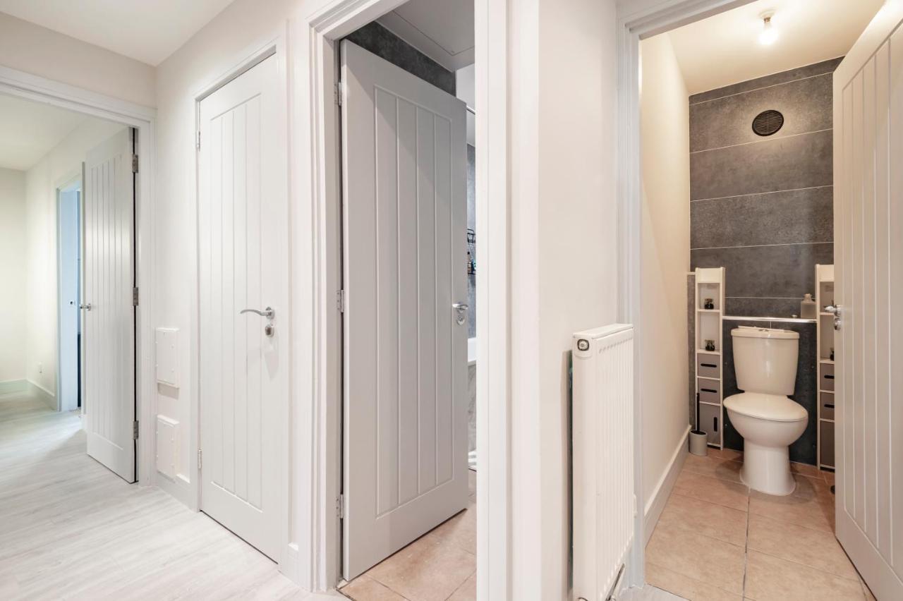 Lovely 4 Bedroom Flat In Wandsworth- לונדון מראה חיצוני תמונה