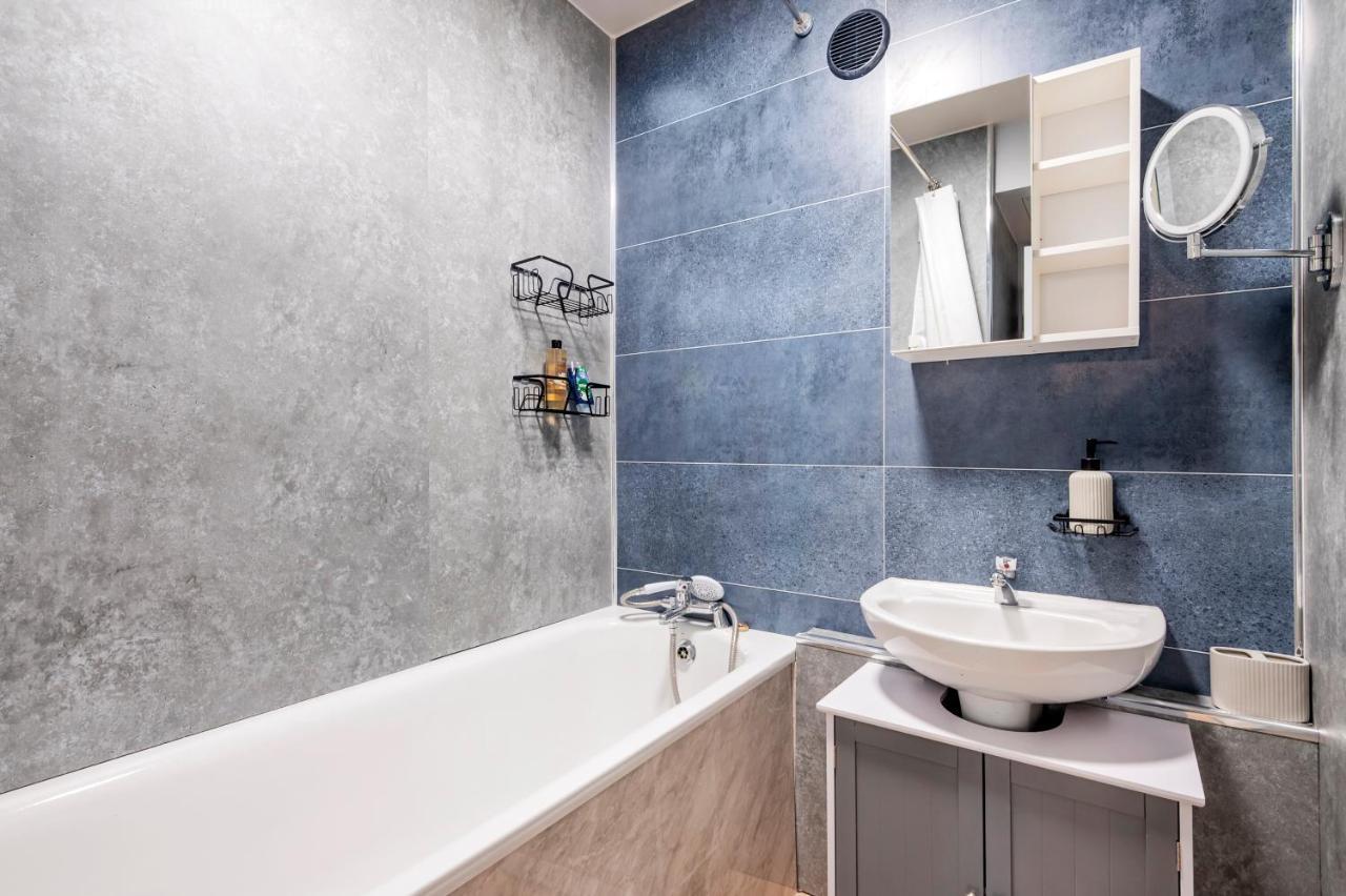 Lovely 4 Bedroom Flat In Wandsworth- לונדון מראה חיצוני תמונה