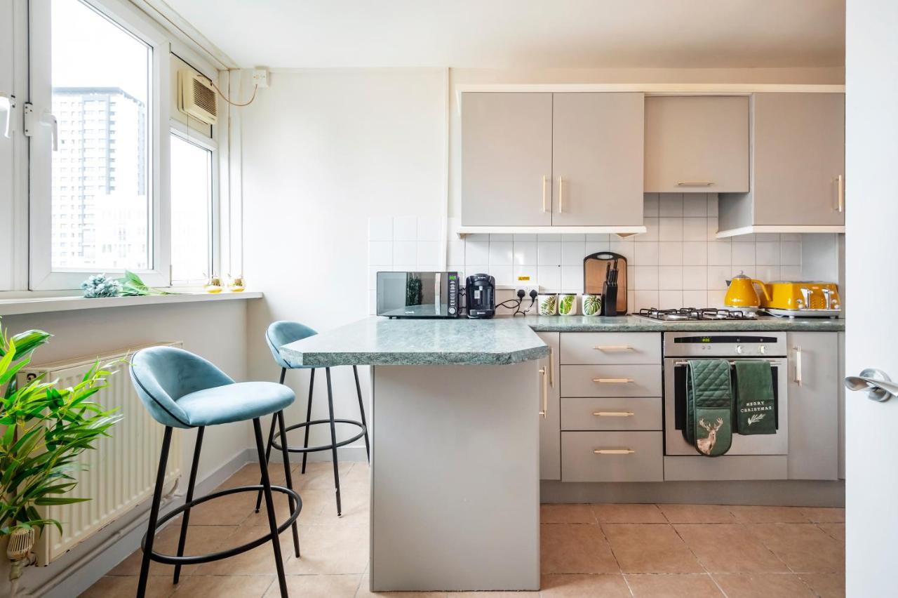 Lovely 4 Bedroom Flat In Wandsworth- לונדון מראה חיצוני תמונה